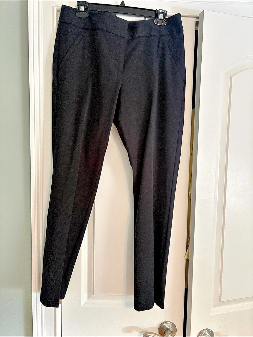 LOFT Black Skinny Pants Like New
